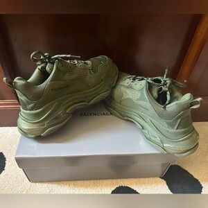 Balenciaga Men's Green Triple S Sneaker 'Clear Sole